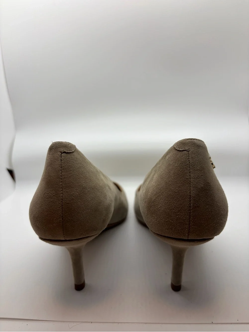 Tory Burch Elizabeth Suede Pointed-Toe Pumps Gray / Taupe Dust Storm Size 8.5